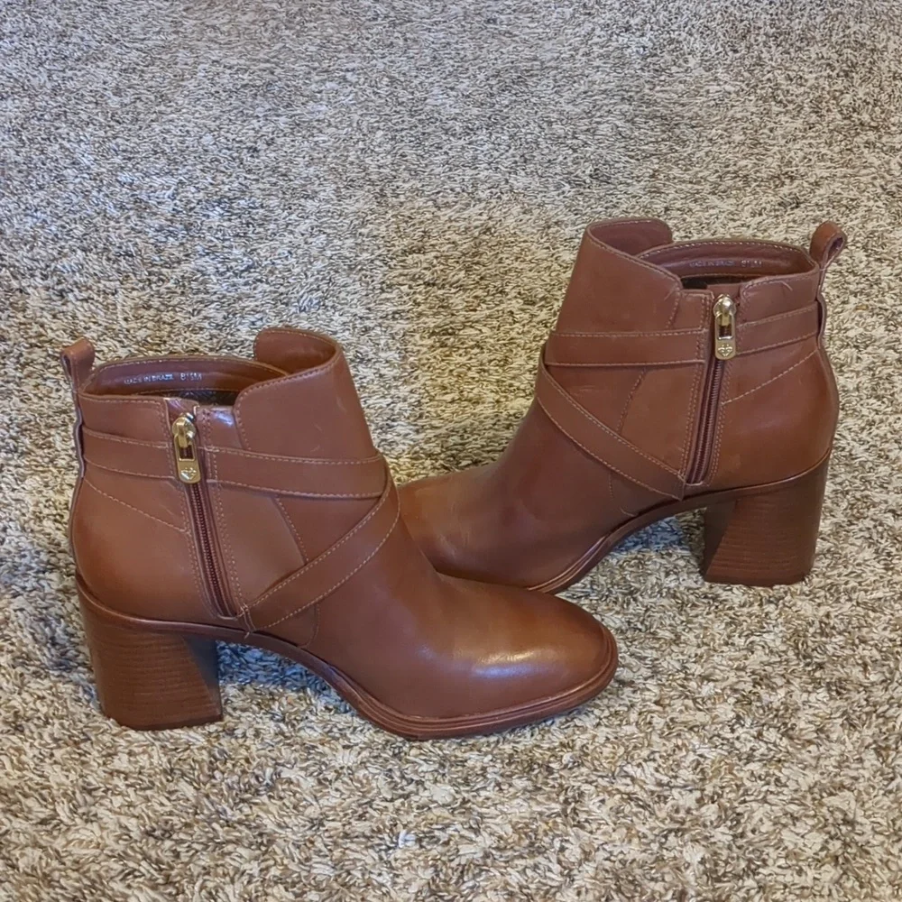 Antonio Melani Leather Tan Camel Ankle Boots Heeled Booties 8.5 Chunky Heel Zip